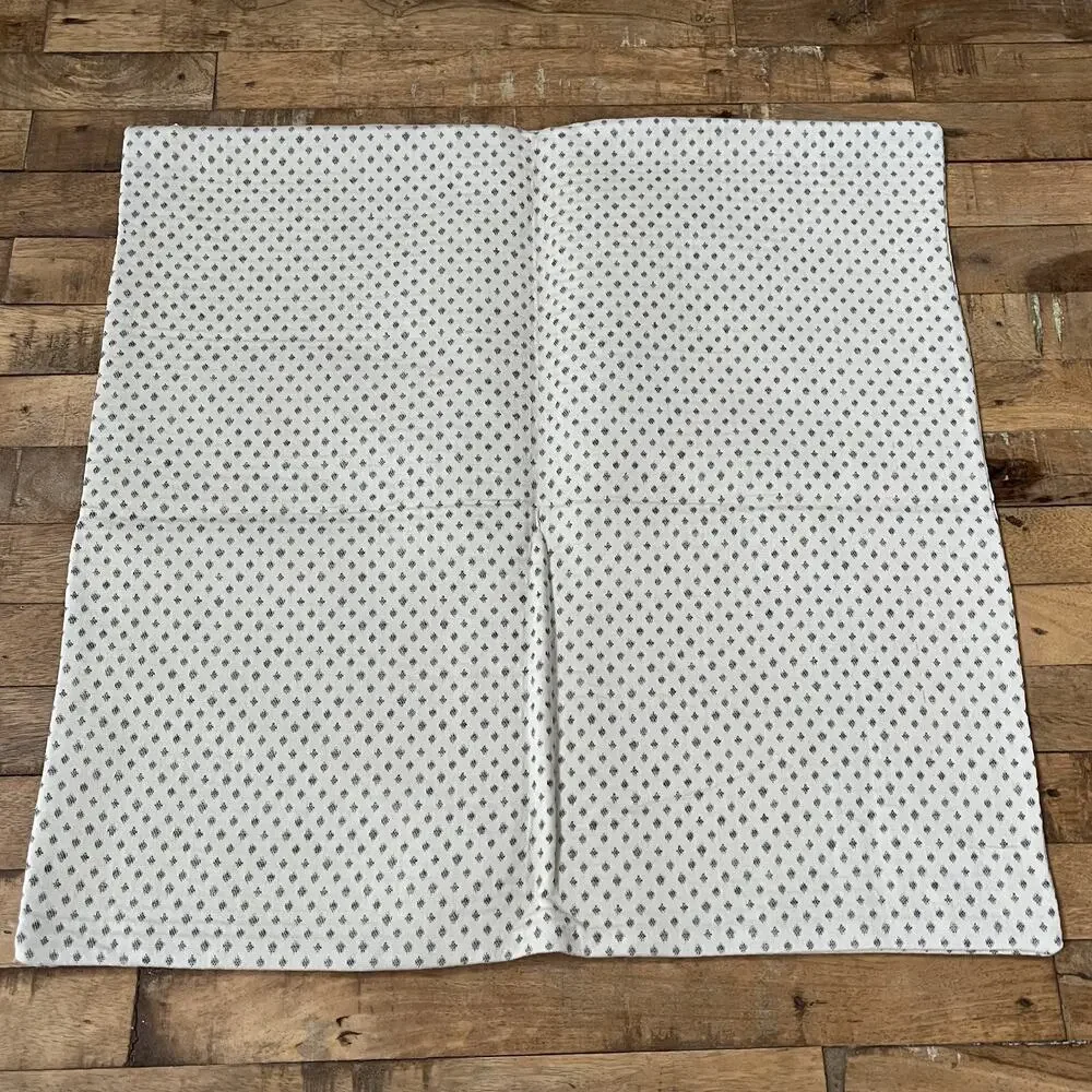 Busatti Pillow Covers 2 20x20 in Linen Blend Gray & Ivory Diamond Pattern Zip